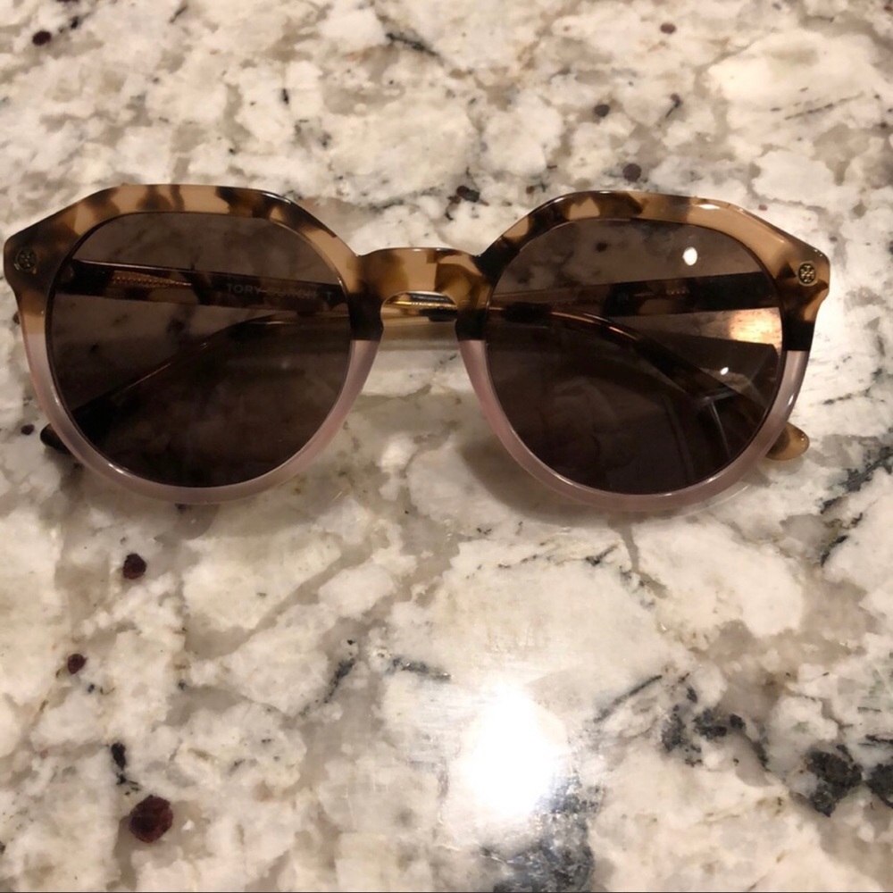 Tory Burch Sun Glasses. Almost New.